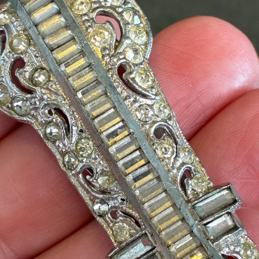 Vintage Art Deco Pot Metal Dress Clip Silver Tone Baguette Rhinestone 2.75